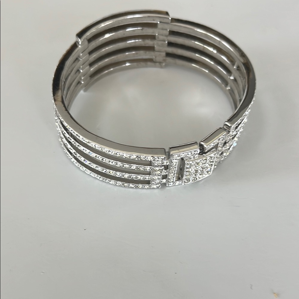 Elegant Silver Bracelet with Crystal Accents
